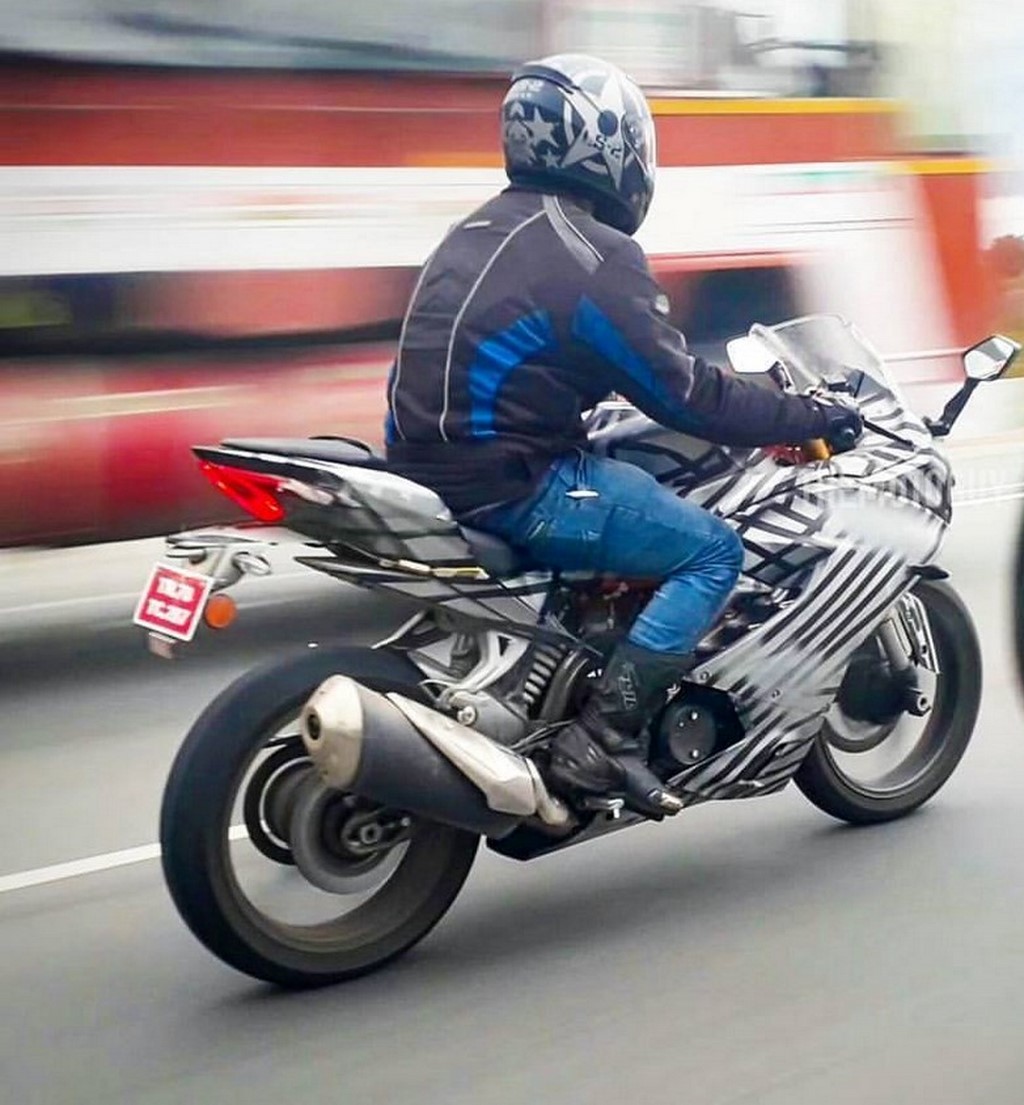 TVS Apache RR 310S Riding Position