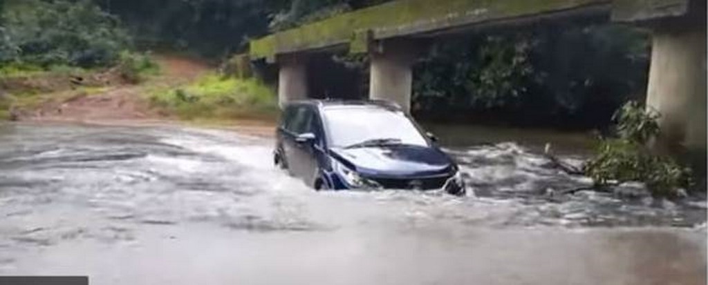 Tata Hexa Off-Roading