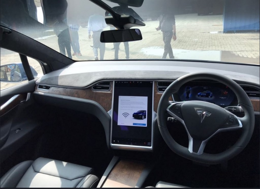 Tesla Model X Display