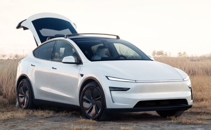 Tesla Model Y Premium RWD 1