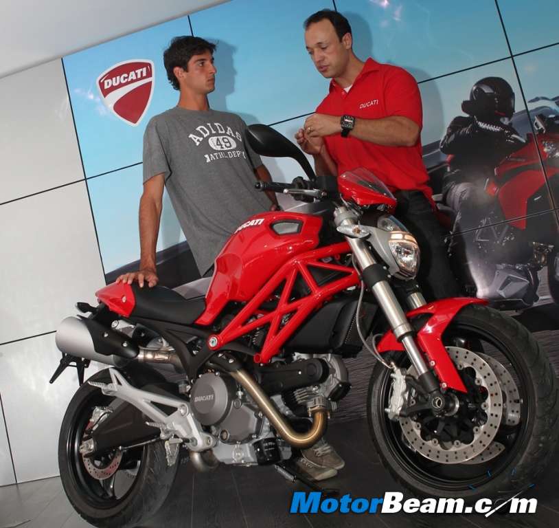 Thomaz_Bellucci_Ducati_Monster
