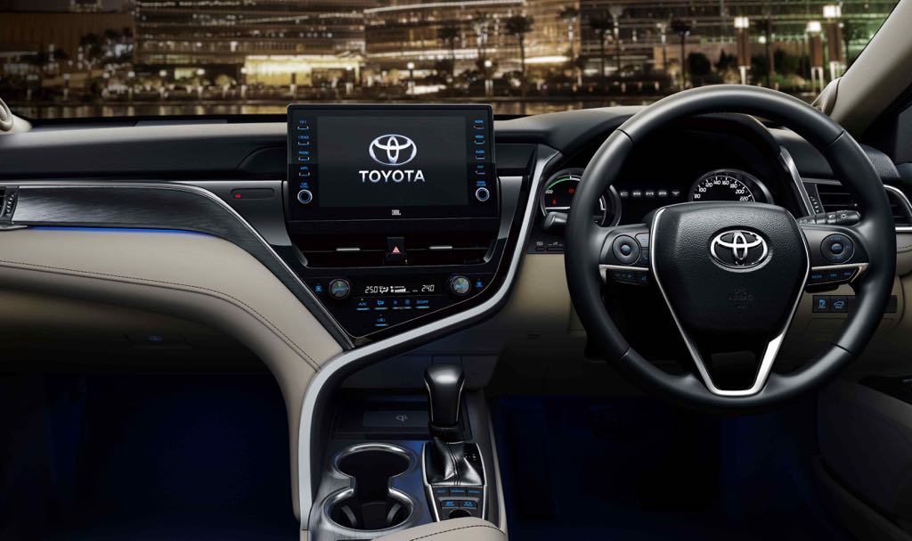 Toyota Camry Hybrid Facelift Interior
