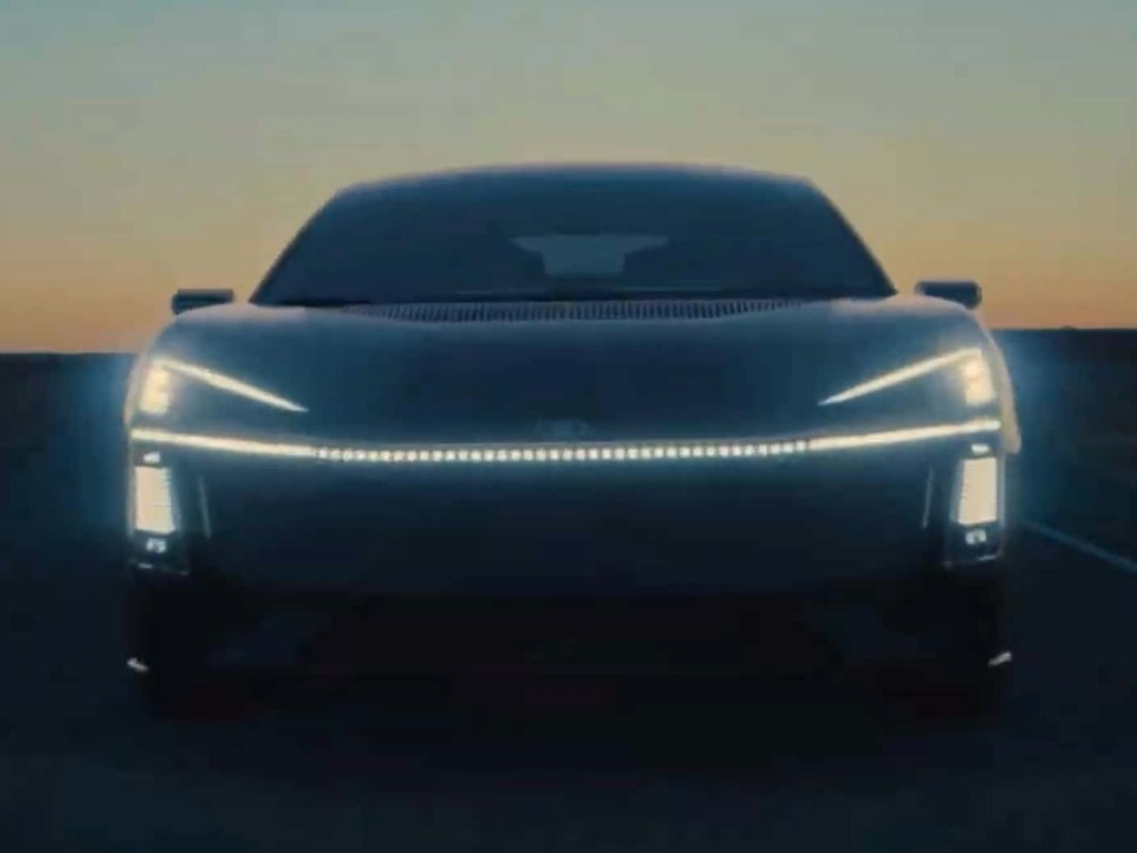 Toyota Corolla Concept night front