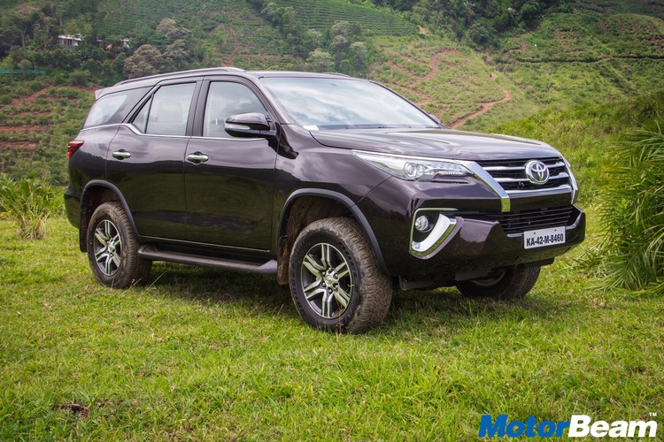 Toyota Fortuner 4