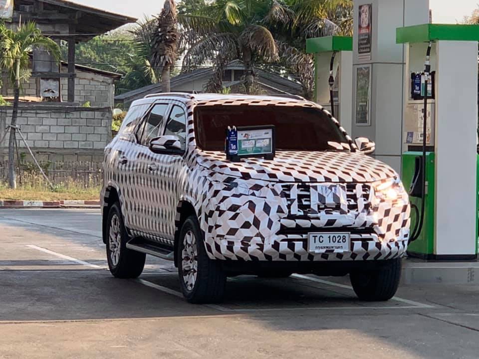 Toyota Fortuner Facelift Spied