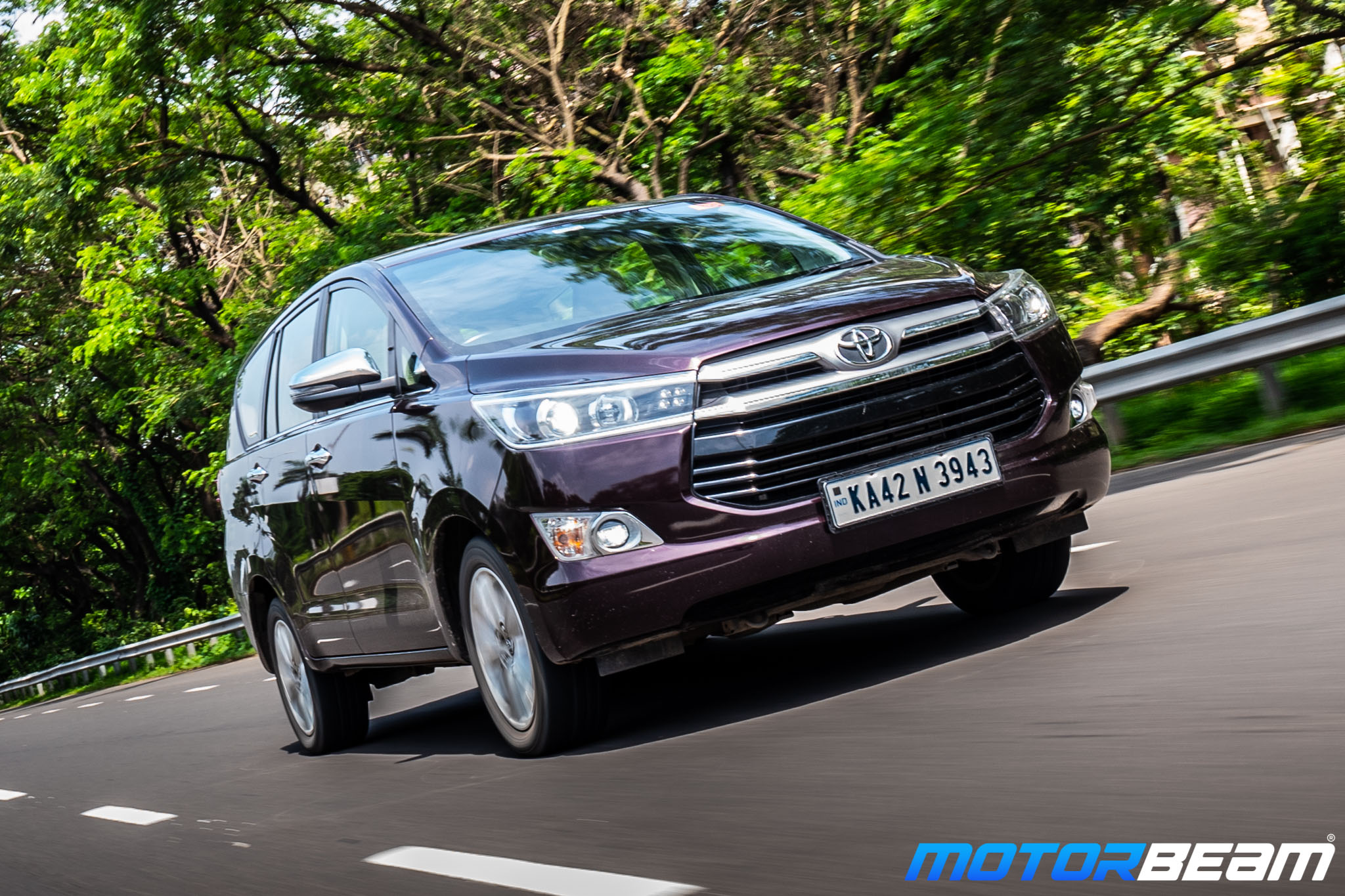 Toyota-Innova-Crysta-BS6-32