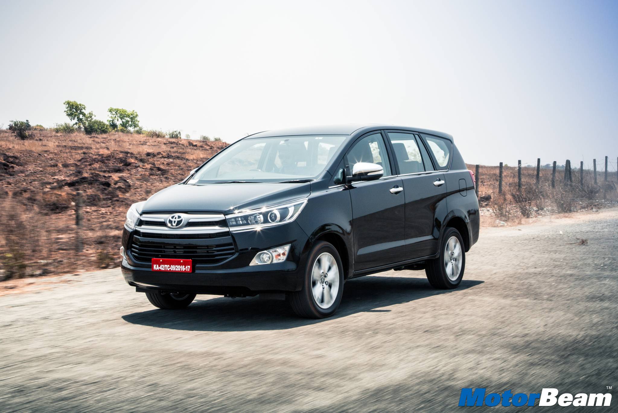 Toyota Innova Crysta G Plus Price Starts At Rs 15 57 Lakhs