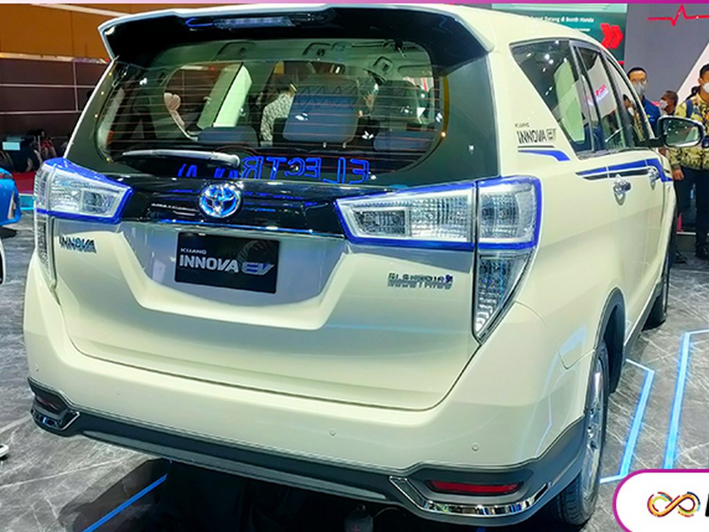 Toyota Innova EV Concept Rear