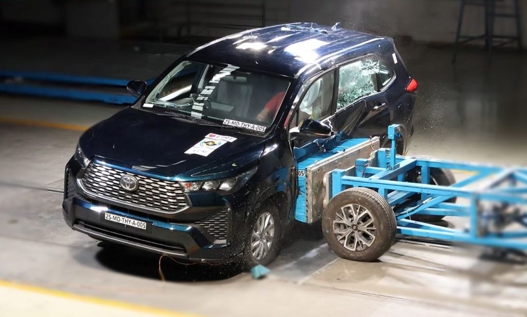 Toyota Innova HyCross Bharat NCAP Crash Test