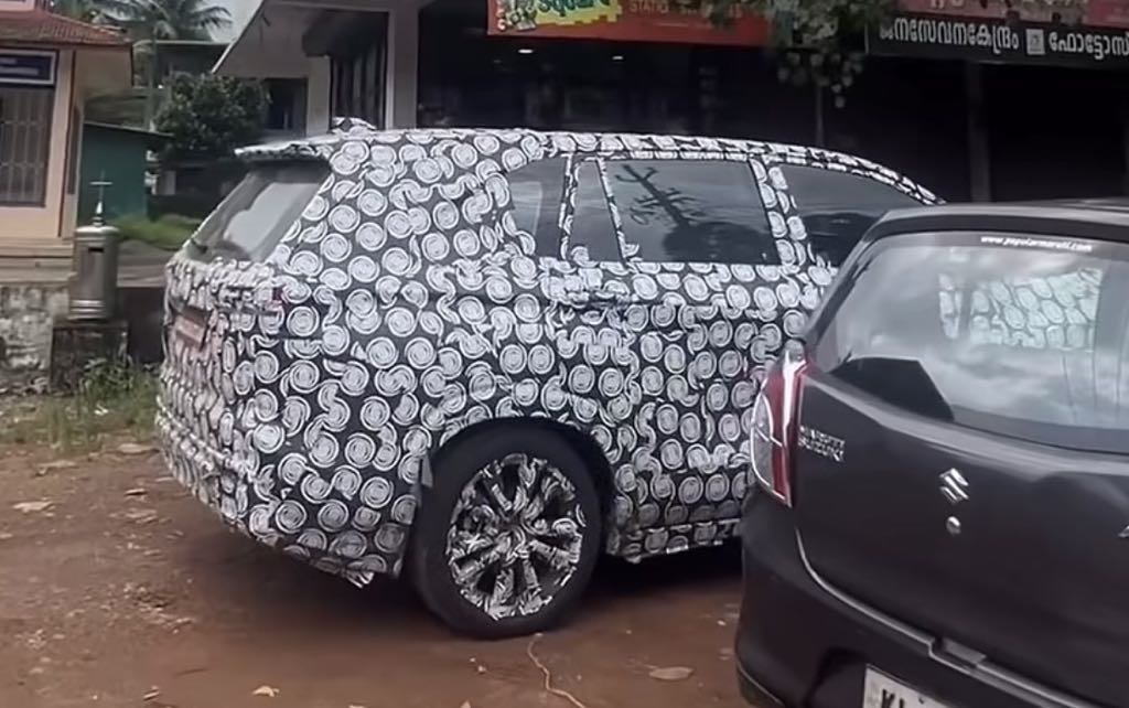 Toyota Innova HyCross Facelift Prototype