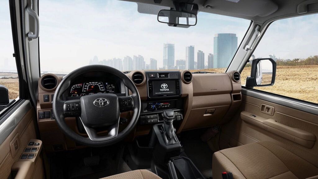 Toyota Land Cruiser 70 Shorty Interior