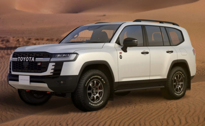 Toyota Land Cruiser Rally Raid desert front