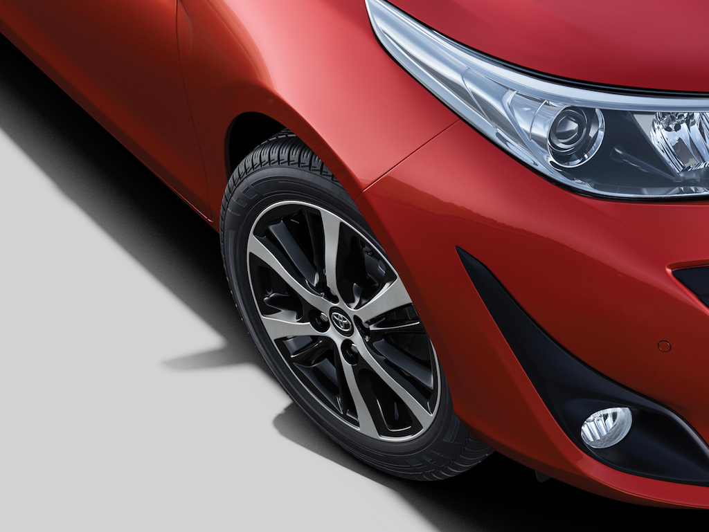 Toyota Yaris Diamond Cut Alloys