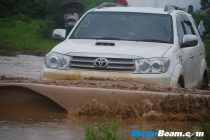 Toyota_Fortuner_Off-Roading_Wallpaper