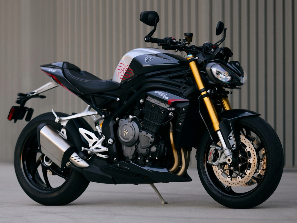 Triumph Speed Triple 1200 RS front