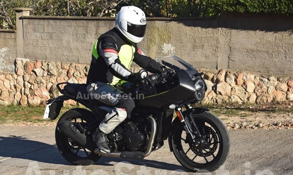 Triumph Thruxton 400 Spied