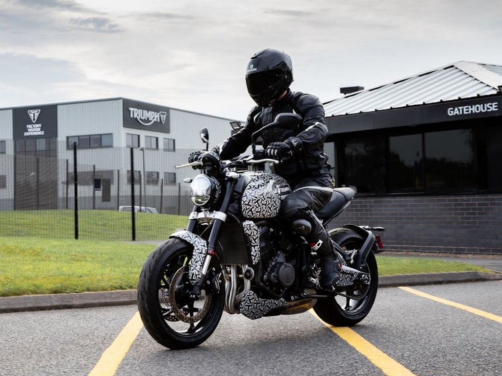 Triumph Trident On Road Testing