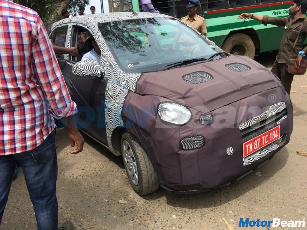 Upcoming Hyundai Santro Spotted