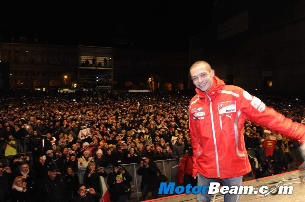 Valentino_Rossi_Ducati_MotoGP_Night