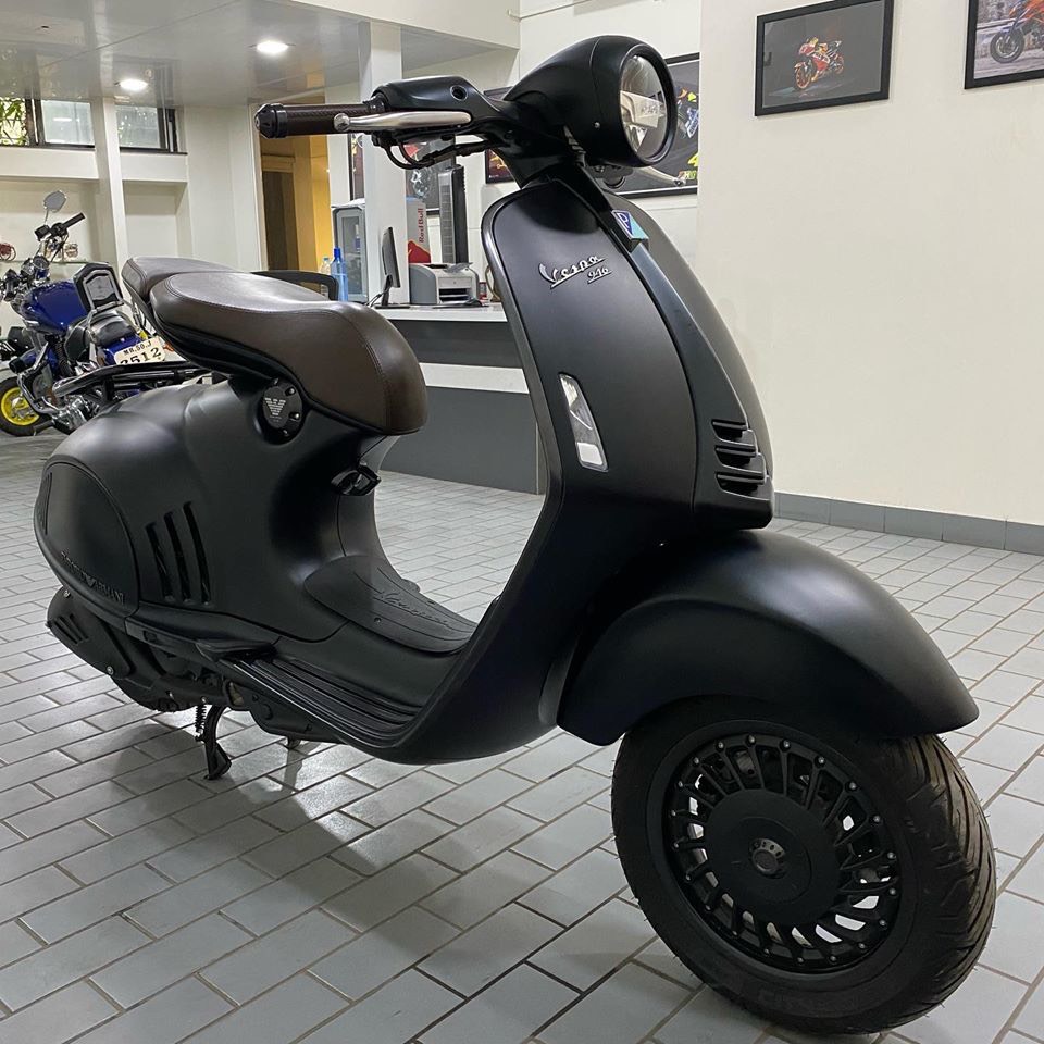 Vespa 946 Emporio Armani Edition On Rs. 3 Lakh Discount