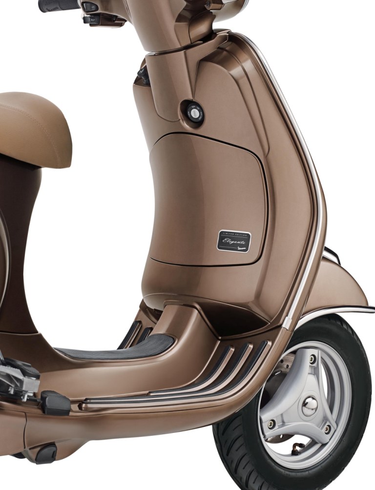 Vespa Elegante Limited Edition Badge