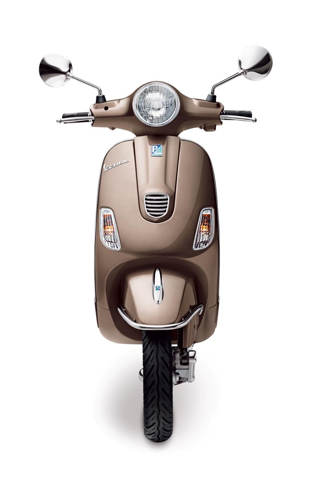 Vespa Elegante Limited Edition Front