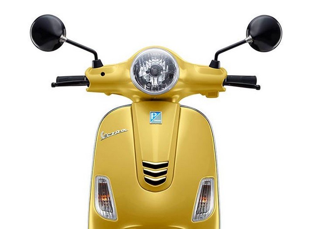 Vespa Urban Club Glossy Yellow