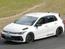 Volkswagen Golf R 5-cylinder track