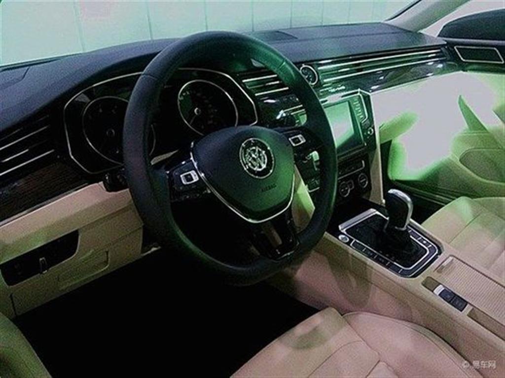 Volkswagen Passat Facelift Interiors