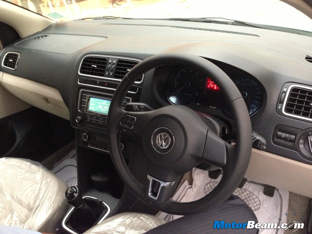Volkswagen Polo SR interior