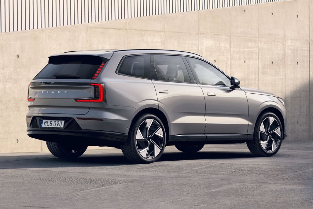 Volvo EX90 Rear