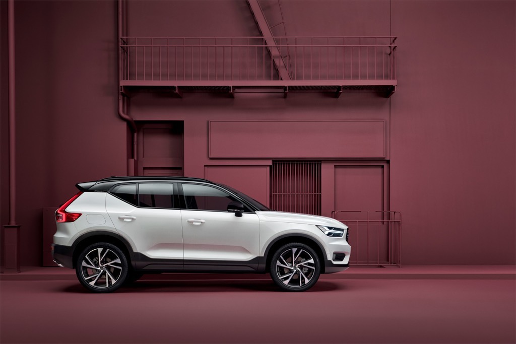 Volvo XC40 BS6 Side