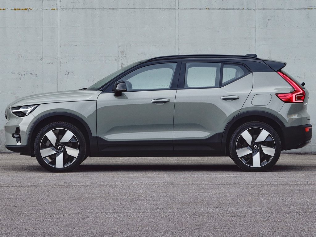 Volvo XC40 Recharge Launch Side