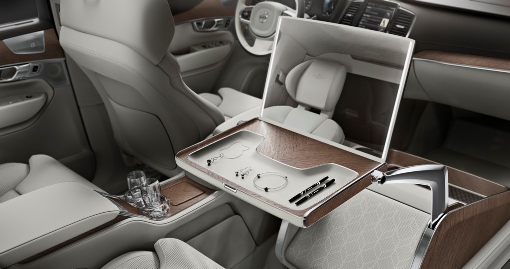 XC90 Excellence Lounge Console Vanity Mirror With Storage