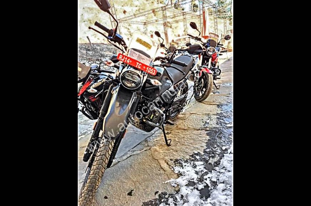 XPulse 200 and XPulse 200T Spotted Front