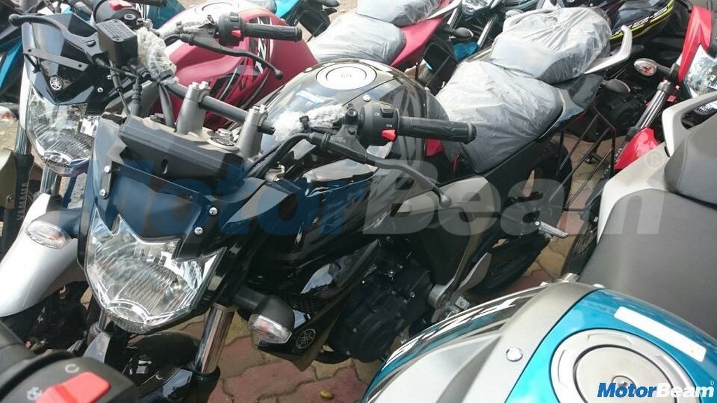 Yamaha FZ BS4 Bomber Black'