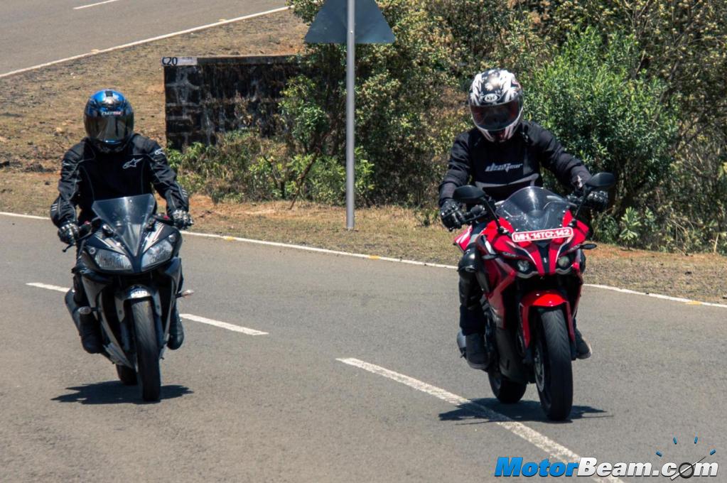 Yamaha R15 vs Pulsar RS 200 Video