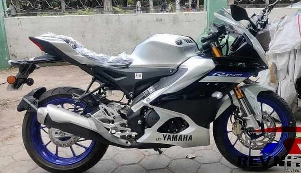 Yamaha R15M Spotted Colours