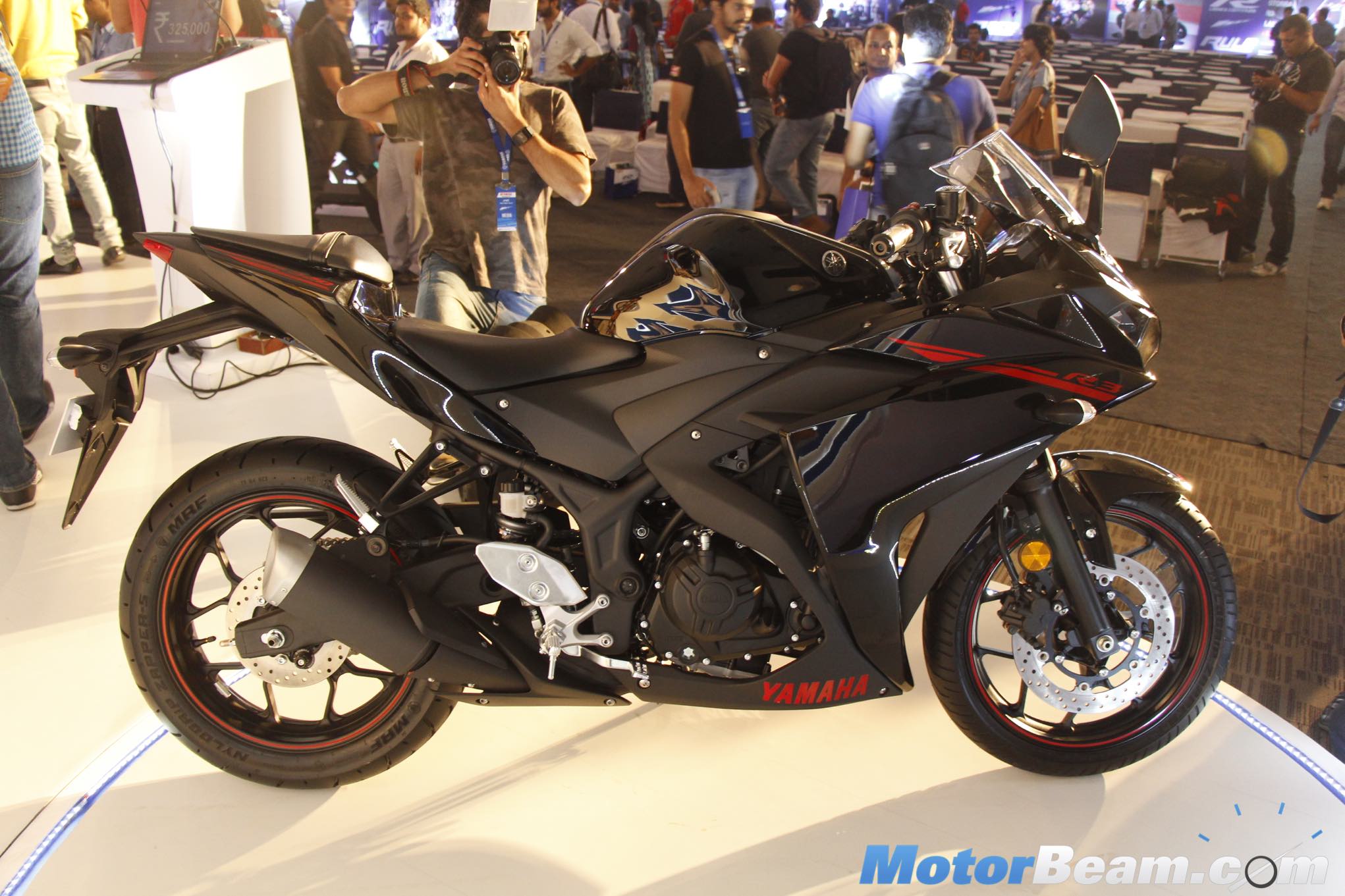 Yamaha R3 Black Side