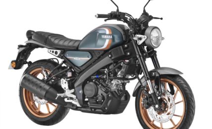 Yamaha XSR155 Greyish Green Metallic