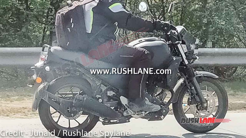 Yamaha XSR250 Spotted Side